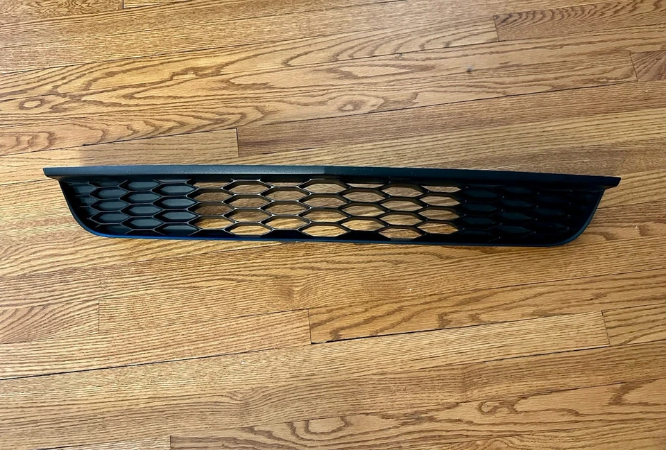 FO1036129 Nueva rejilla de cubierta de parachoques para Ford Mustang P 2010-2012 Foto 2 de 4