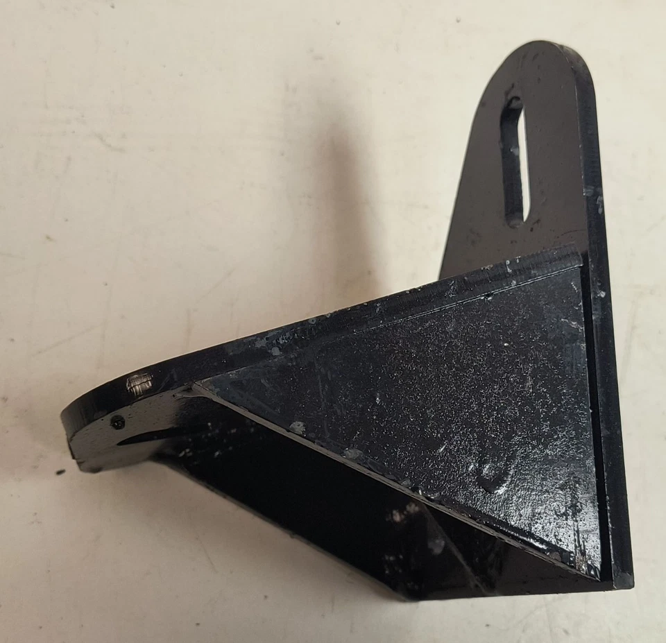 KENWORTH L11-1380 BRACKET - HOOD GUIDE FABRICATED STEEL REPLACES K275-516 - Image 3 of 4