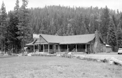 Fire Mountain Lodge Mill Creek California 1950s view OLD PHOTO 1