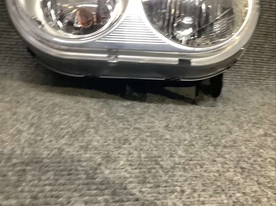 Faro halógeno izquierdo izquierdo Dodge Challenger CAPA 2008 09 10 2011 2012 2013 2014 Foto 3 de 4