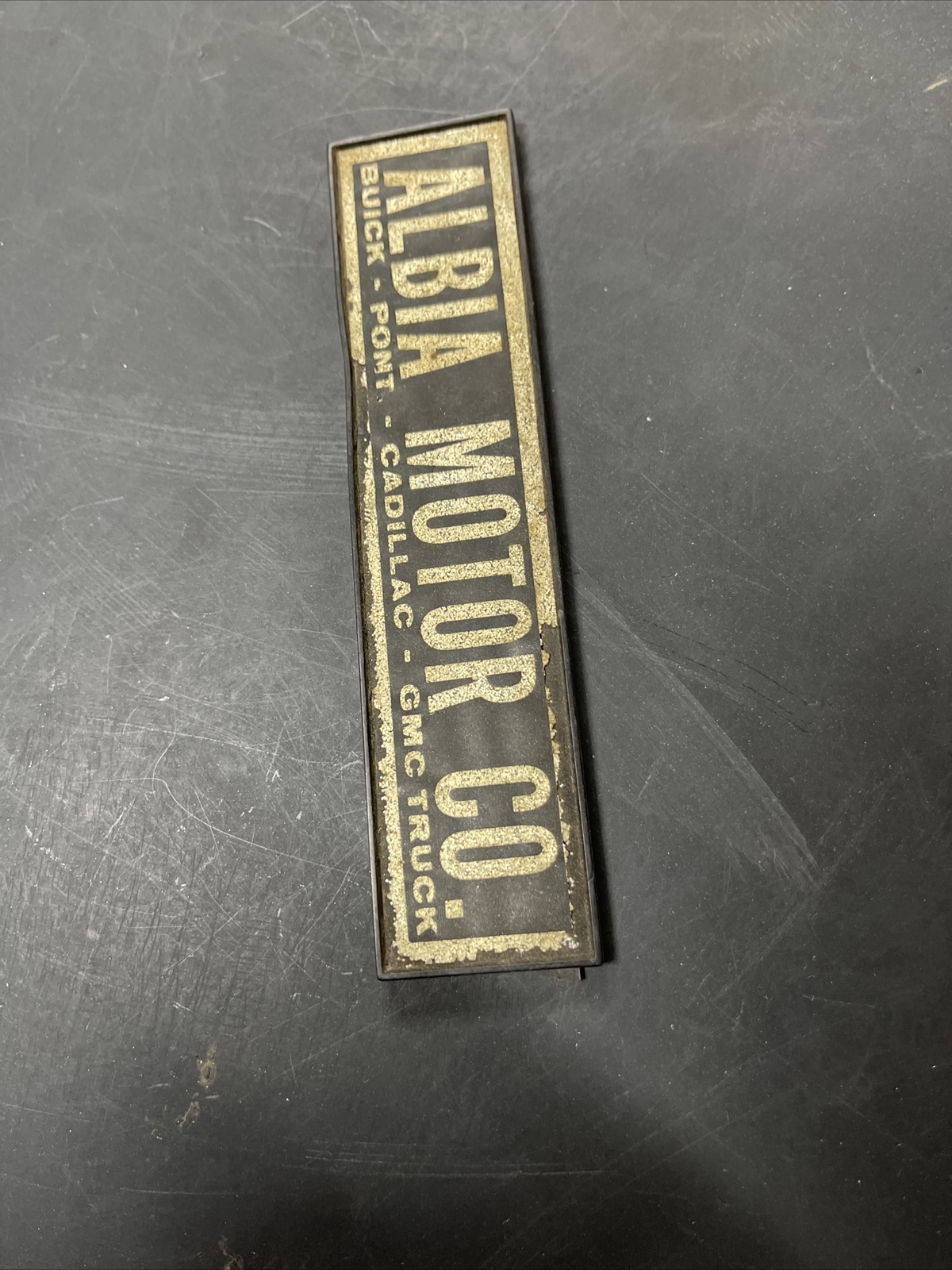 DEALER NAMEPLATE EMBLEM ALBIA MOTOR CO BUICK CADILLAC PONTIAC IOWA GTO
