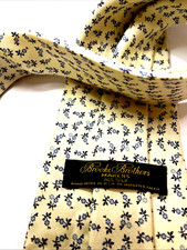 Brooks Brothers Neck Tie Pale Yellow Blue Floral Italian Silk Hand Made in USA
