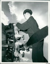 1952 Photo Netherlands Airman Repairs T-6 Trainer Gize-Rijen Base Military 8X10