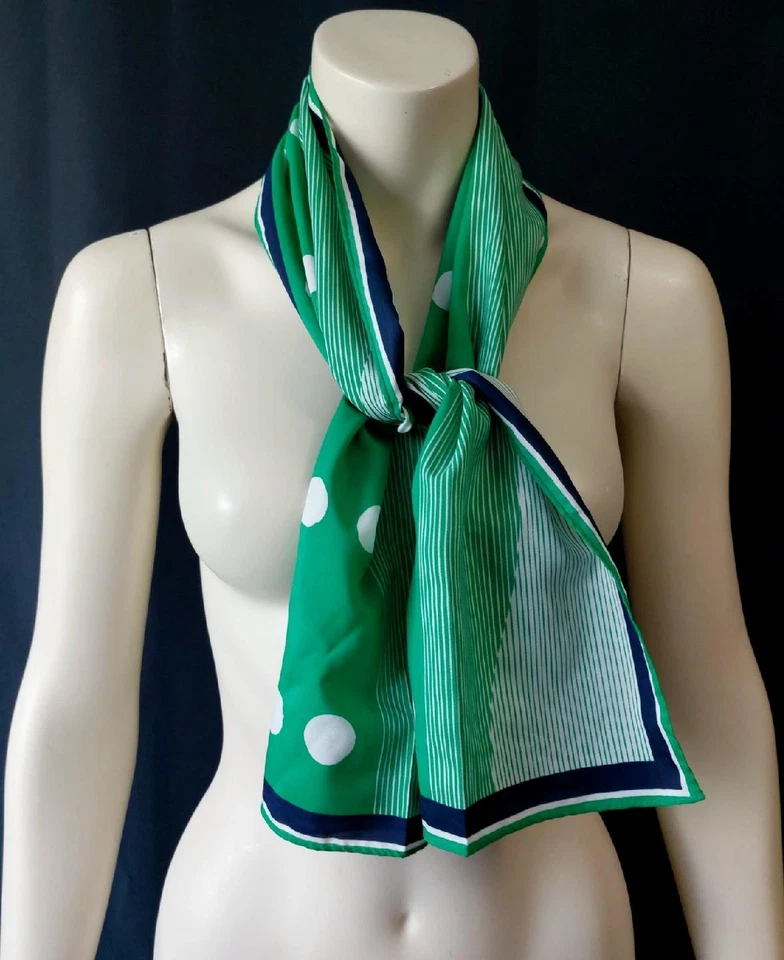 MOD GRAPHIC GREEN, BLUE & WHITE Vintage 1960s VERA Oblong SCARF - Image 4 of 4