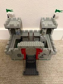 LEGO Castle: Black Falcons Knight's (6073) 99% Complete SEE DESCRIPTION