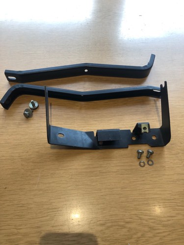 hier Original VW Bus T3 Halter für Armaturenbrett links