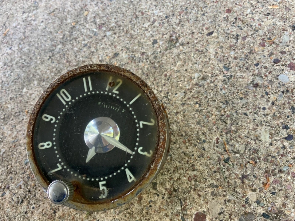 Genuine OEM GM 1958 1959 1960 1961 1962 C1 Corvette Clock housing knob - Image 4 of 4