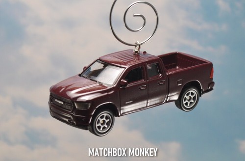 2019 RAM 1500 Quad Cab Pickup Christmas Ornament Adorno Dodge Short Box 1/64 - Picture 25 of 36
