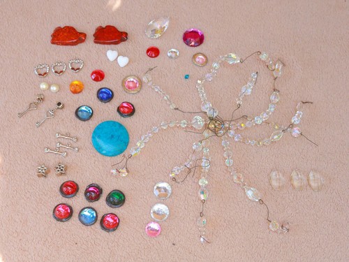 Bling Bright Beads Glass colored not stones Art Craft Pieces Mixed Lot Old ZZ