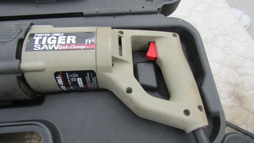 Porter Cable Tiger Saw 735 10 Amp Quick Change with case & Manual CLEAN. - Picture 3 of 15
