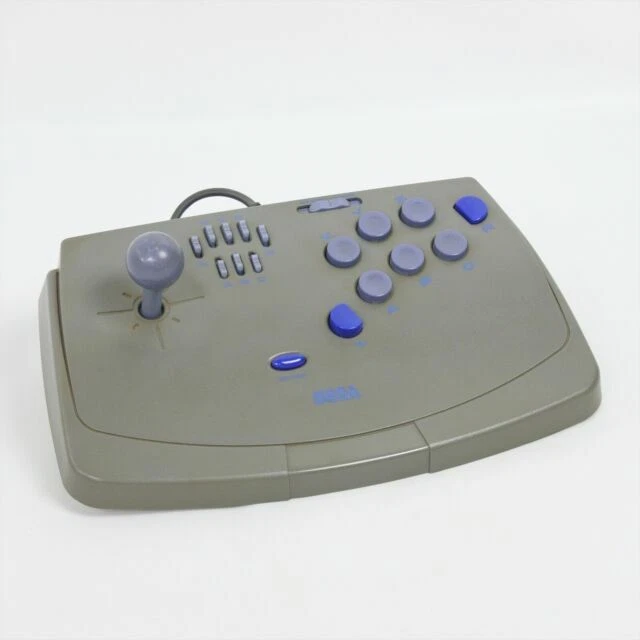 Manettes et périphériques de consoles de jeux vidéo SEGA