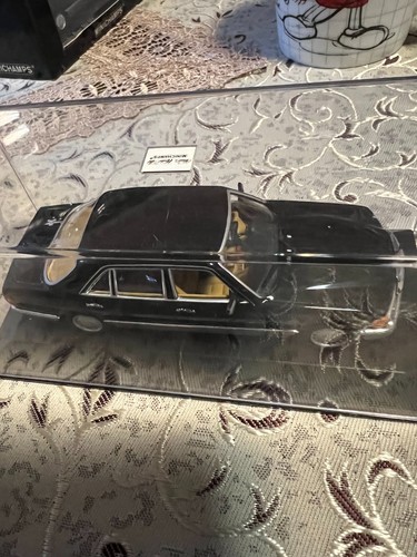 Mercedes-Benz 560 SEL black 1989-91 Minichamps [430 039304] - Picture 11 of 11
