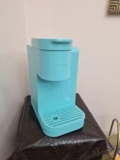 Keurig K25 K-Express Essentials Tropical Blue Coffee Maker Brewer