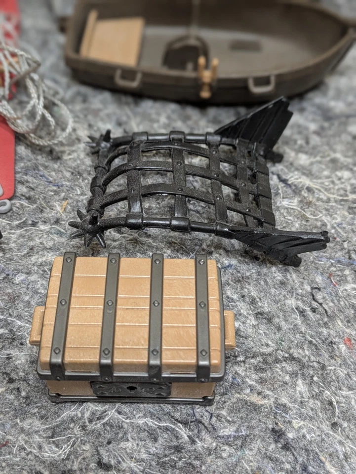 PLAYMOBIL Set - Pirate Adventure Set Ship Boat Soldiers Cannon Treasure #3619 - Image 4 of 4