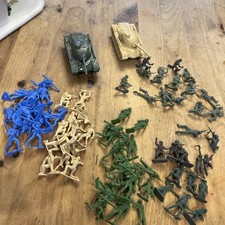 Tim mee Lot Army Men Tanks US / Japan Different Colors. Blue Green Tan See Pic
