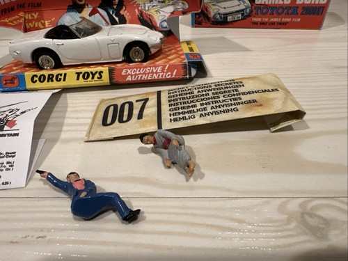Corgi 336 James Bond Toyota Celica. Instructions, Missiles, Custom Box & inner ? - Picture 4 of 15