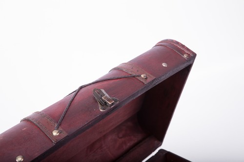 New Vintiquewise Pirate Style Cherry Vintage Wooden Luggage with X Design - Picture 4 of 7