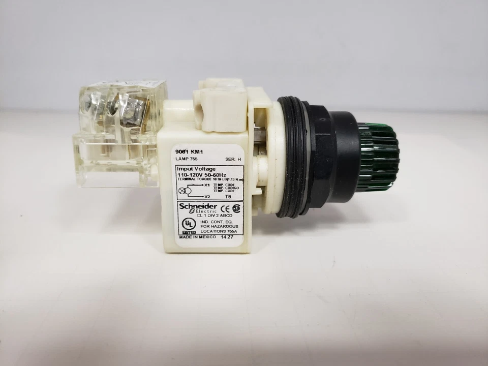 SCHNEIDER ELECTRIC 9001SK2L1GH13 PUSHBUTTON ILLUMINATED MOMENTARY NIB - Image 2 of 4
