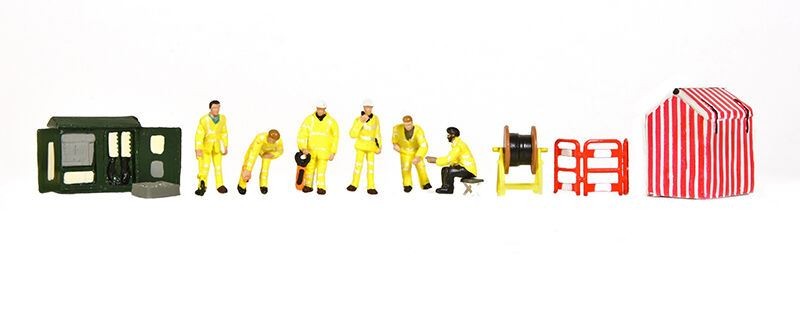 Roadside Technicians - OO painted figures - Bachmann 36-410