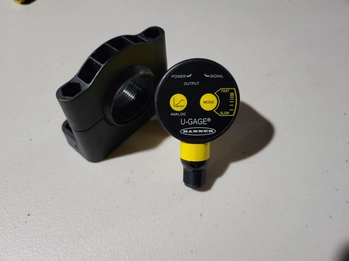 Banner Engineering T30UXUAQ8 / 80465 Ultrasonic Sensor and SMB30SC Bracket