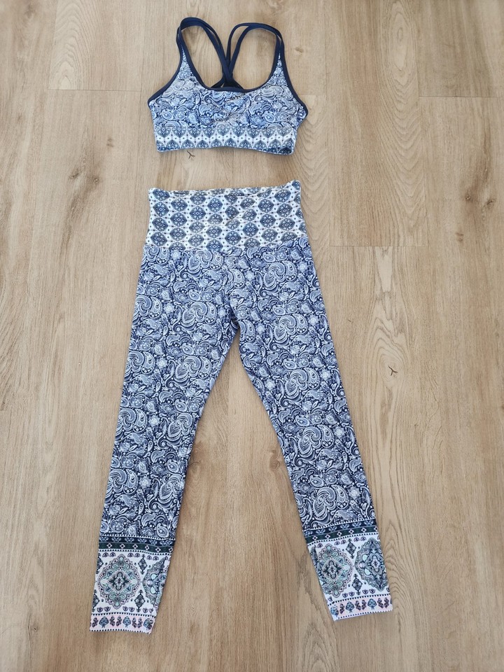 Ladies XS LORNA JANE workout Set Sports Crop And Tights
