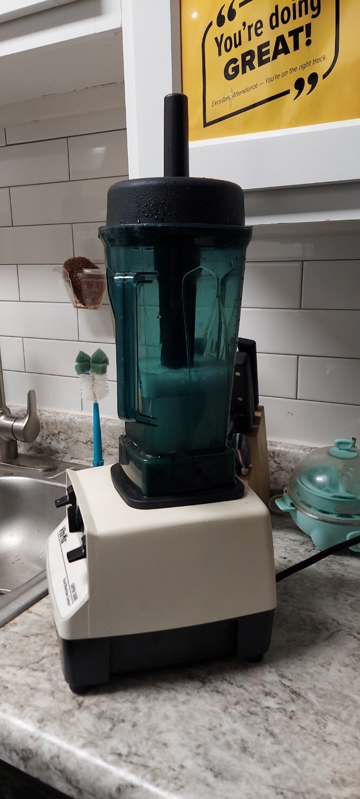 Vitamix Super 5000 Nutrition Center Blender White, 64 oz Can
