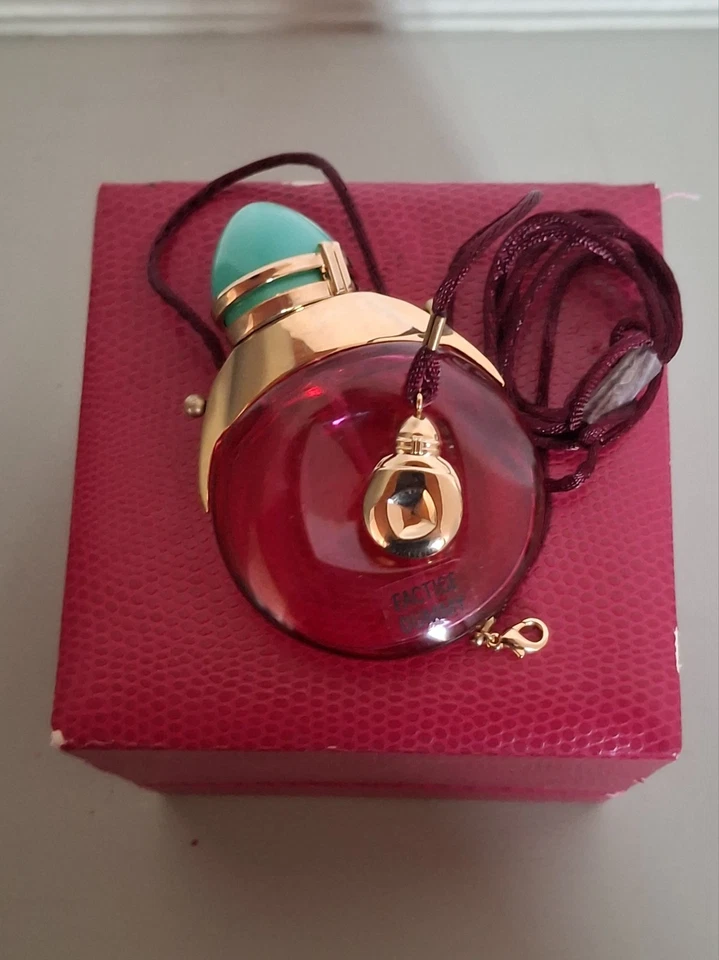 Miss Boucheron, factice de parfum dans son coffret - Photo 2/4