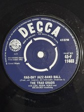 The Trad Grads Rag Day Jazz Band Ball / Runnin Shoes Decca 45rpm 7? EX