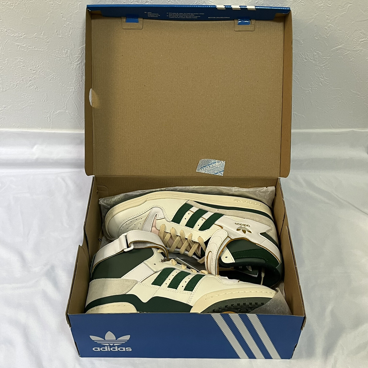 forum 84 off white team dark green ftwr white