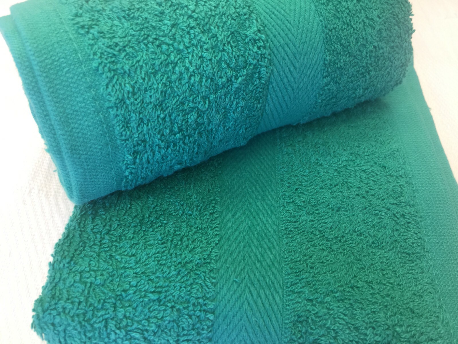 120 PIECES NEW GREEN SALON HAND TOWELS GYM DOBBY BORDER TOWELS 16X27 inches