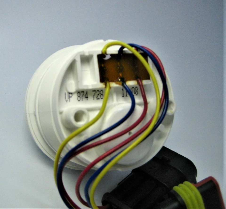 Volvo Penta 874932 *OEM* ~NEW~ Marine 2.25" White 0-100 PSI Oil Pressure Gauge - Image 2 of 4