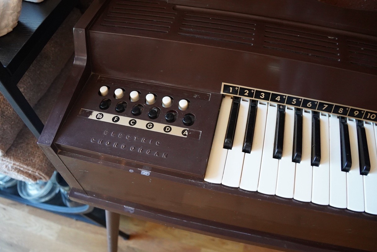 1950s Magnus Electric Chord Organ Keyboard Model 303-P Brown with