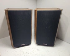 Vintage Pair of BIC America Venturi V62 Bookshelf Speakers