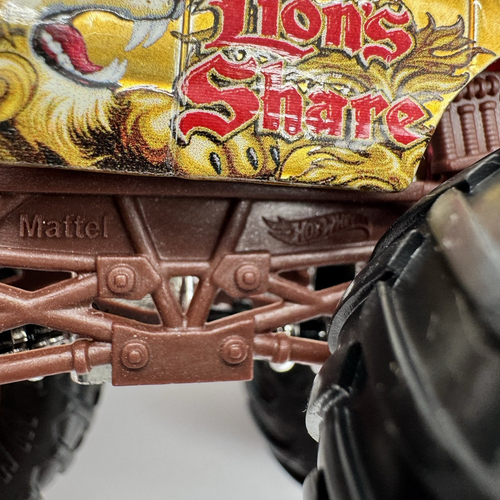 Hot Wheels Monster Jam LION'S SHARE Monster Truck 1:64 Scale Gold Mattel SUV - Picture 15 of 16
