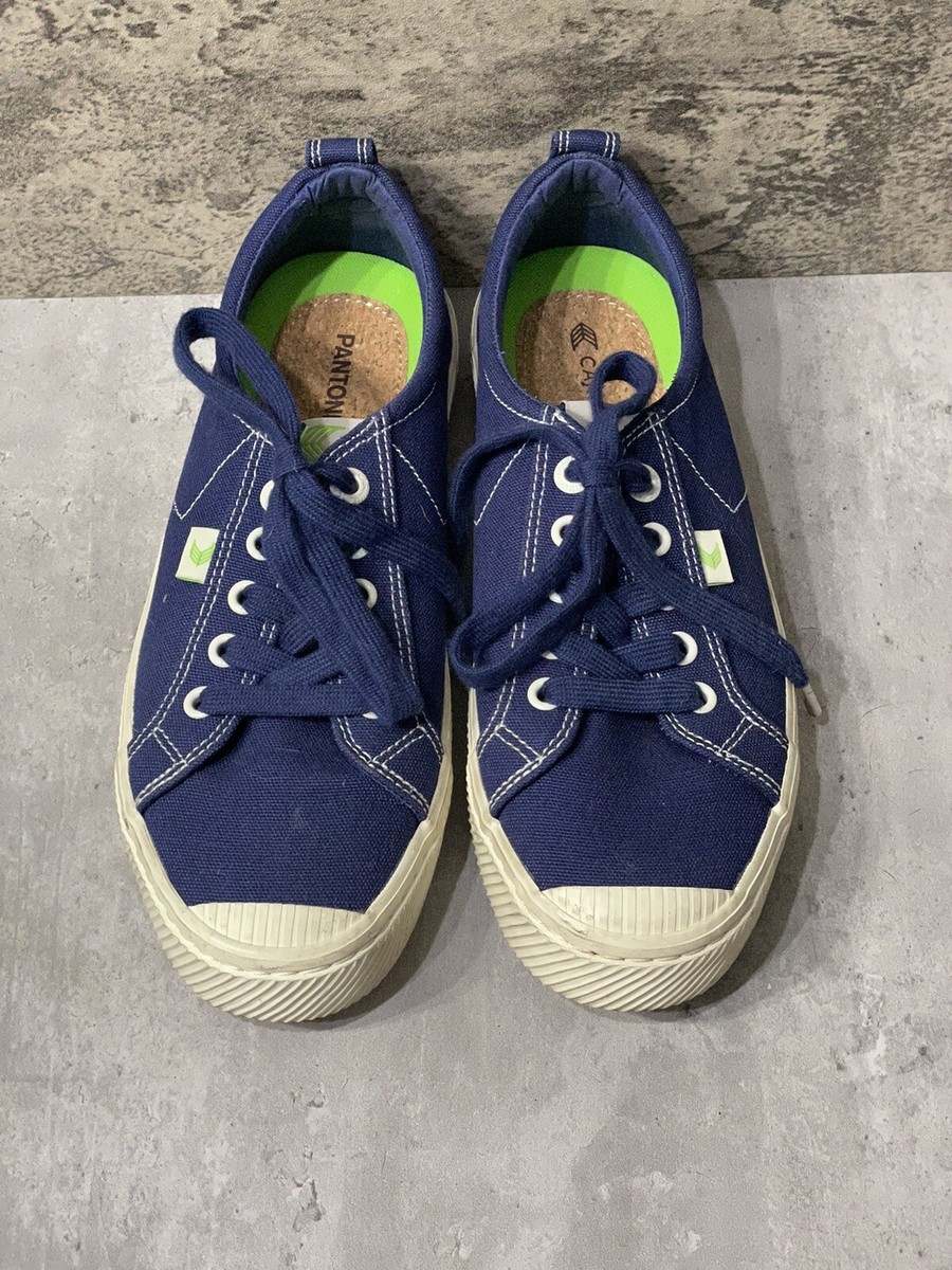 Cariuma Pantone Classic Blue Low Top Canvas Sneakers Shoes Men 6.5