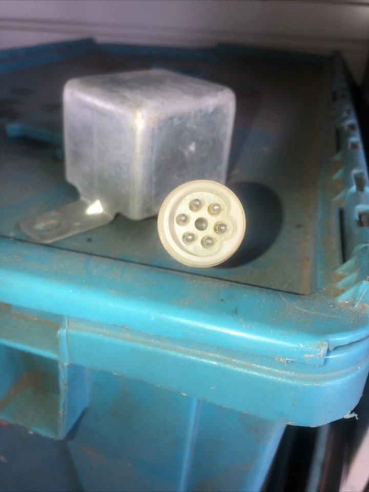 REGULADOR DE VOLTAJE DATSUN 620 Foto 3 de 4