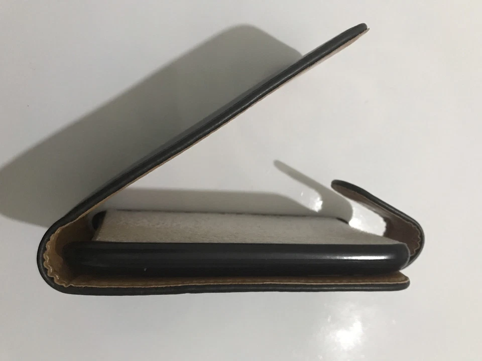 HTC Nexus One Black leather case Top flip - Image 3 of 3