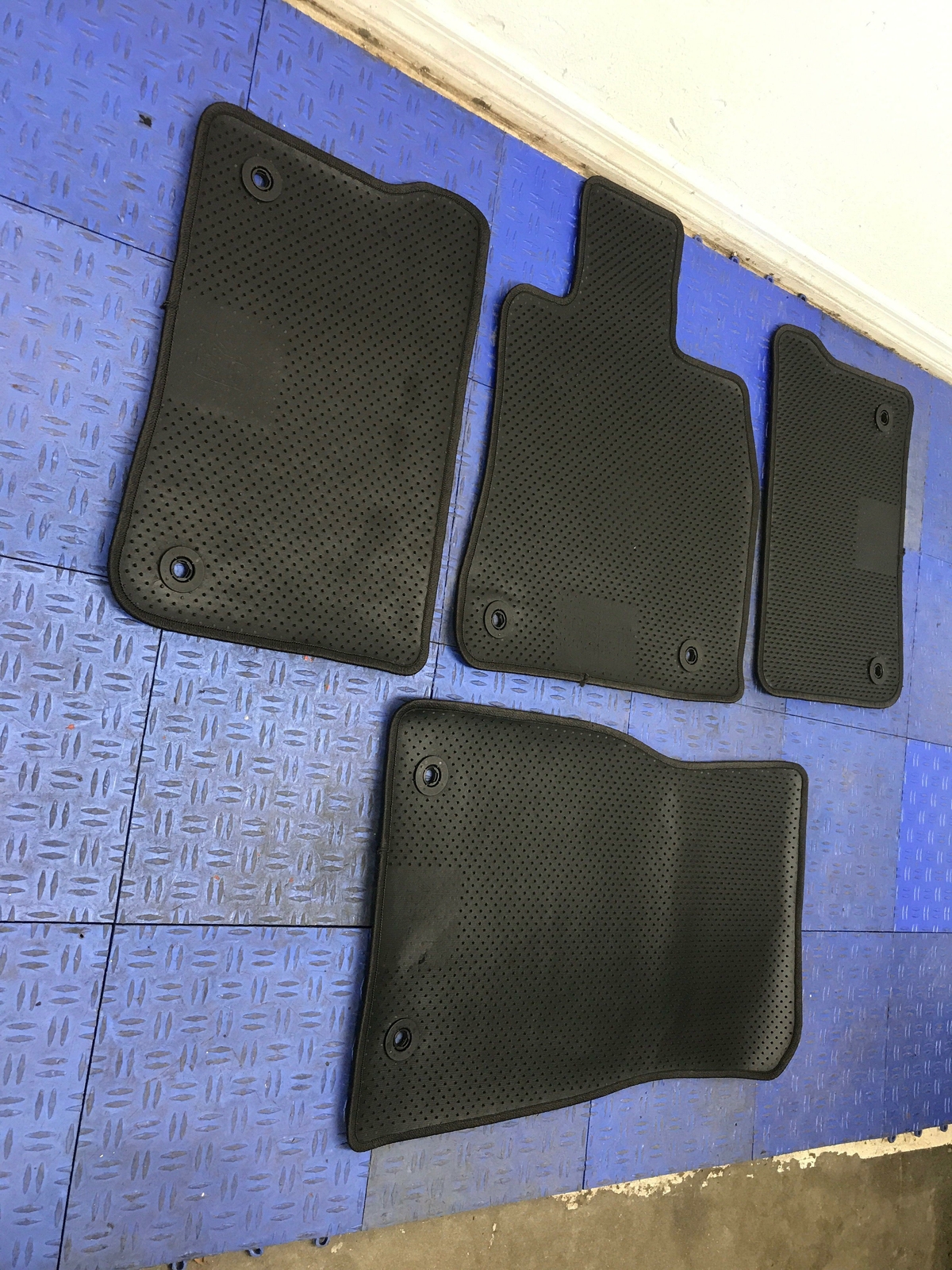 2016 2019 CADILLAC CT6 BLACK CARPET FLOOR MAT SET 4 PCS OEM eBay