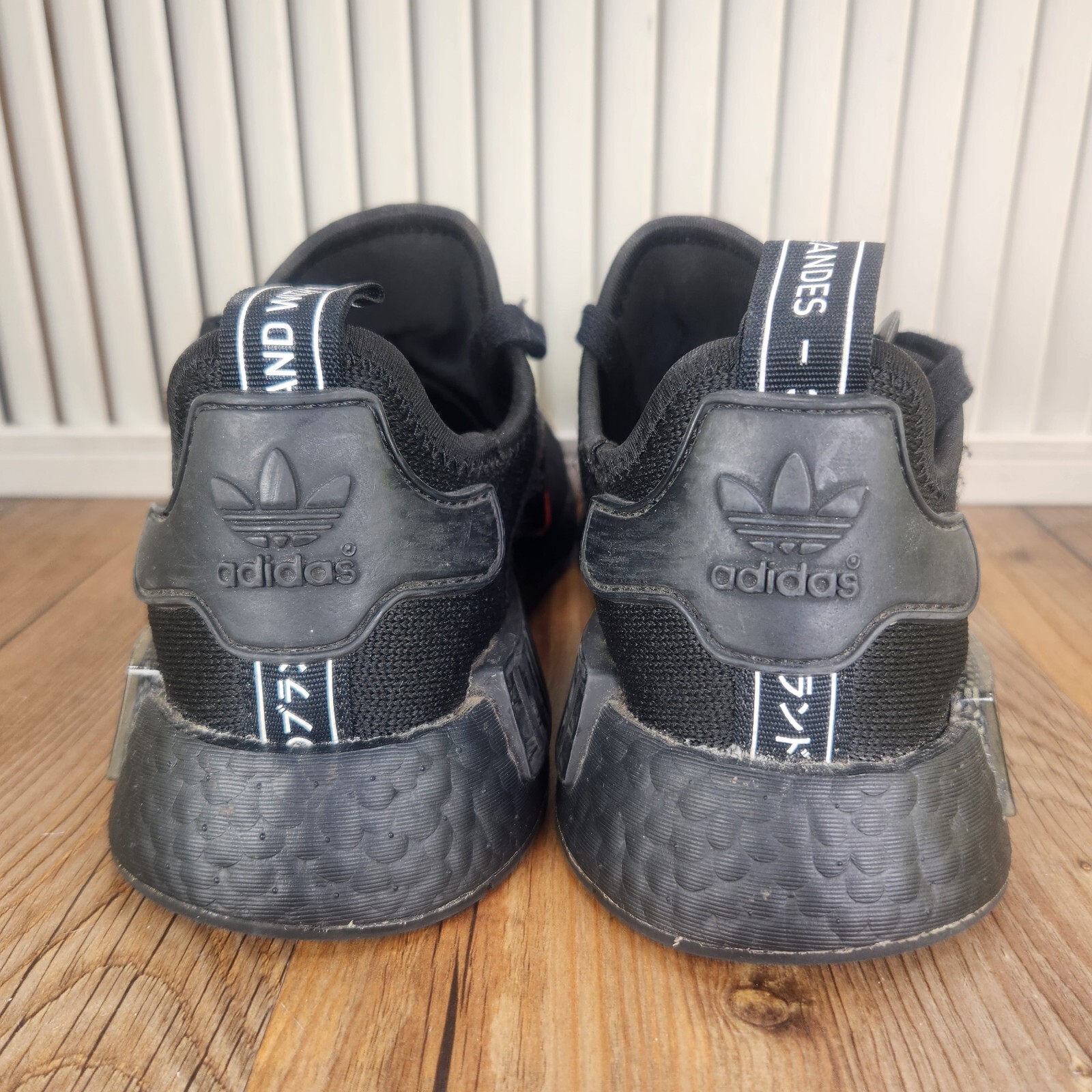 SAOLA Scarpe sneakers da corsa Adidas NMD R1 da donna taglia 7 * core nere rosso solare EE5085