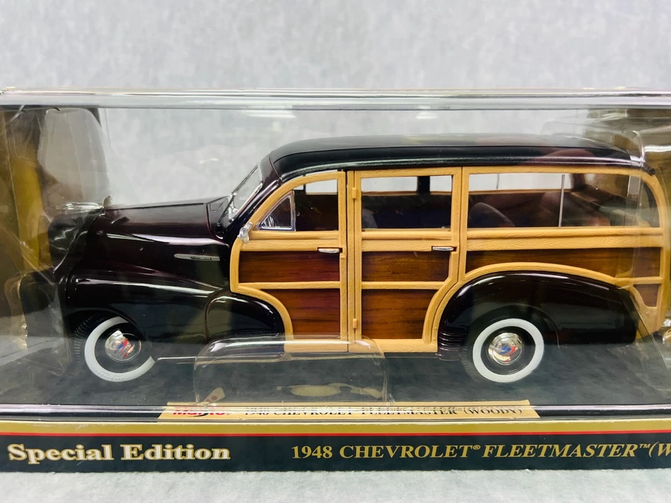 🇺🇸🇺🇸Maisto 1948 Chevrolet Fleetmaster Woody Wagon Black 1:18 🇺🇸🇺🇸 - Image 2 of 4