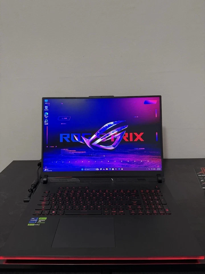 Asus Strix Scar 18 RTX 4080 12GB Intel 14900HX 4TB SSD 32 GB RAM Mini LED - Image 2 of 4