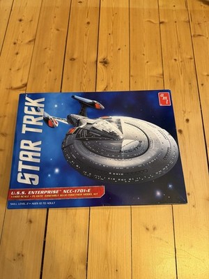 AMT Star Trek Enterprise-E NCC-1701-E 1:1400 ungebaut