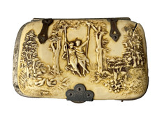 Ancienne boîte à priser tabatière os sculptée  décor Asiatique Balançoire Jardin