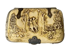 Ancienne boîte à priser tabatière os sculptée  décor Asiatique Balançoire Jardin