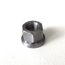 Dado MD Racing ricavato dal pieno per prigionieri cilindro M7