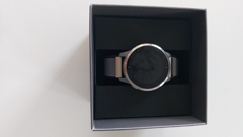 Garmin Vivoactive 4s 40 mm grau am Metallarmband Silber Magnetverschluss - Bild 5 von 10