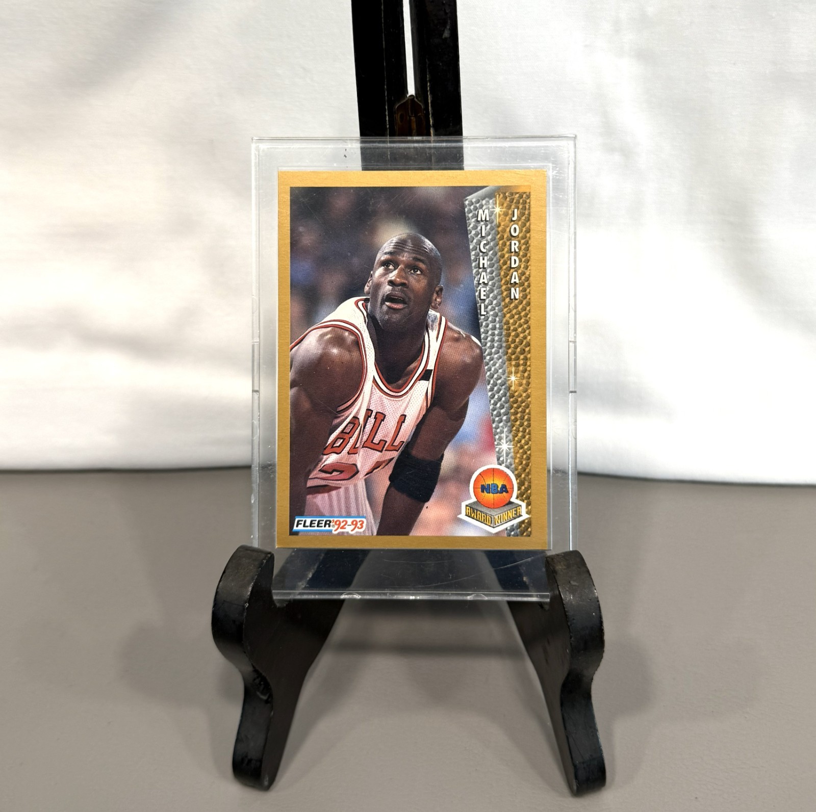 1992-93 MICHAEL JORDAN Fleer MVP Award Winner NBA Card #246 Bulls HOF (NM-MT)