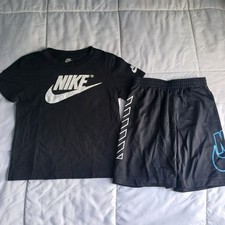 Boys Nike Shirt/Shorts Outfit Black  White size 7 NM Condition