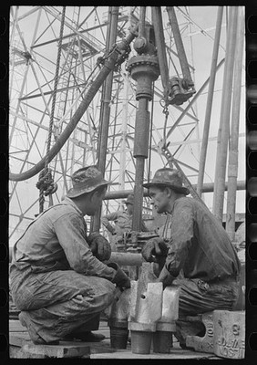 Kilgore Texas Oil Drillers Talking 1939 Drilling Rig Bits Network News Photo