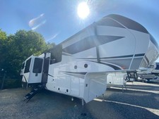 2025 Grand Design Solitude 376RD